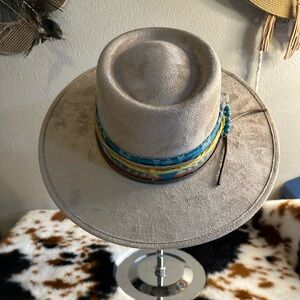 NWT Crown Wide Brim .